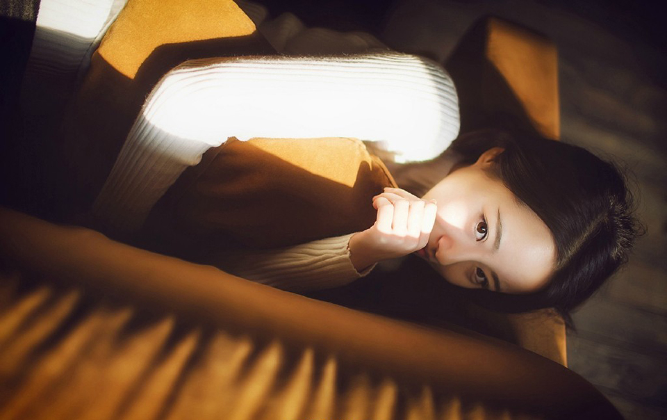 “喏！”跪在地上的夜鹰卫闻言身体一颤，再次向夜鹰拜倒。